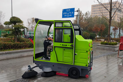 临沂国际会展中心引进莱特LT-S26扫地车 赋能国际展会形象 彰显品牌实力